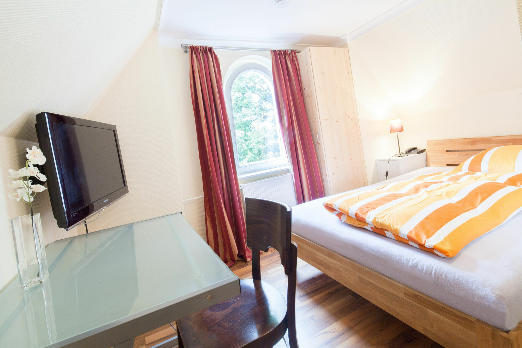 Hotel Marco Polo Hamburg-Harburg Buitenkant foto